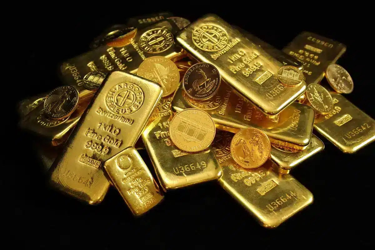 Investing in Gold: Key Factors That Influence Gold Prices